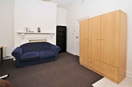 Room 9 (Non Ensuite) - Photo 3