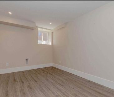 For Lease - 3352 Vernon Powell Drive, Oakville, Ontario - Photo 6