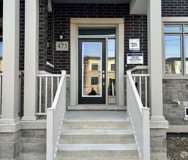 Townhouse For Lease | E8138410 - Photo 4