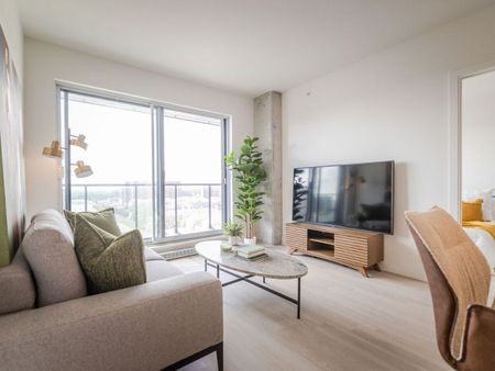 2255 Boulevard Daniel-Johnson, Laval, QC - Photo 4