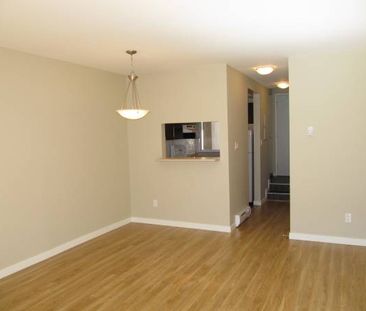 2 BEDROOM + 1.5 BATH, TWO LEVEL TOWNHOME NEAR KITS BEACH! - Photo 1