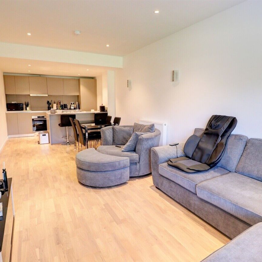 2 bedroom flat to rent - Photo 1