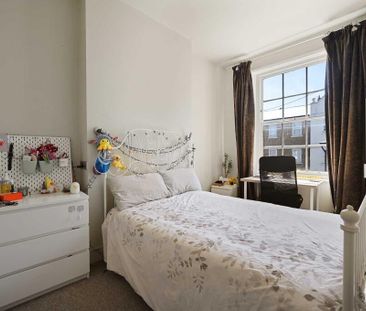 3 Bed Flat, Hetley Road, W12 - Photo 2