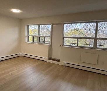 For Lease - 159 Stephen Drive Unit# 204, Toronto, Ontario - Photo 2