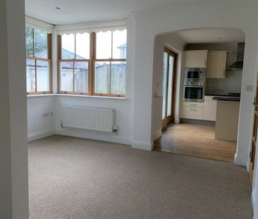 4 bedroom detached house to rent - Photo 6