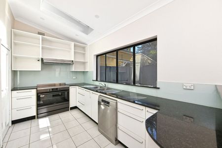 Stylish Inner-West Living in the Heart of Newtown - Photo 3