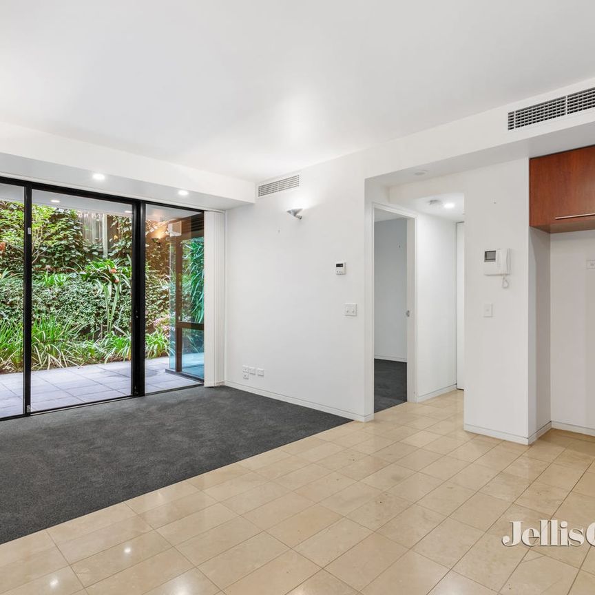 Quiet Ground Floor Haven - Photo 1