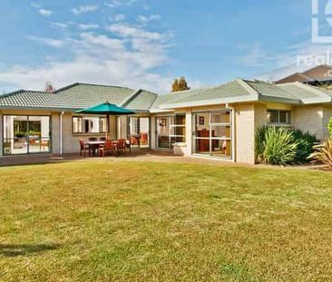 Single Level Family Home in Albany - Photo 4