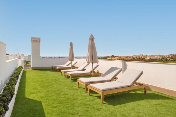 Luxury Flat for rent in Marbella, Andalusia - Photo 1