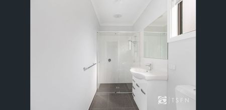 Townhouse Close to Hospital - Photo 5