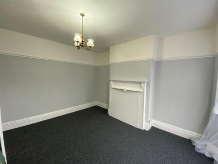 4 bedroom end of terrace house to rent - Photo 3