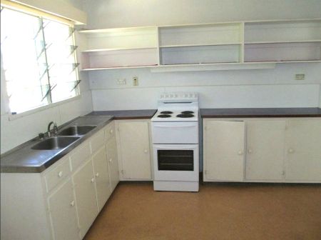 Comfortable Living in a Convenient Cranbrook Location! - Photo 2
