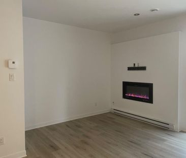 4 1/2 à louer - Photo 2