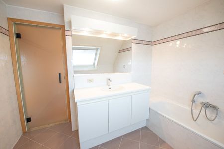 Ruim duplex appartement met terras en garage in centrum Zulte! - Photo 5