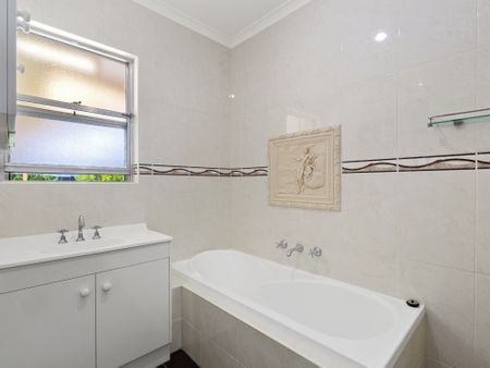 Delightful Family Home - Photo 5