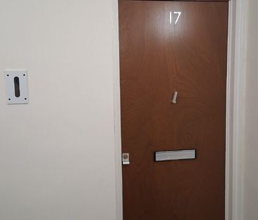 Thrawl Street – Flat 17 - Photo 4