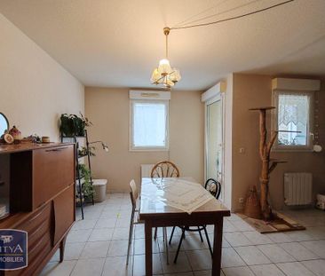 Location Appartement 2 pièces 49m² FOUGERES 35300 - Photo 2