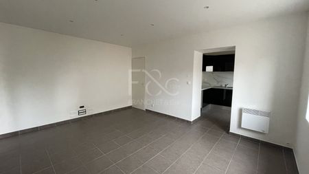 T2 de 41 m² - Grande Rue à MIRIBEL - Photo 3