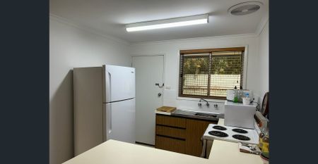 Charming 2-Bedroom Furnished Unit - Photo 5