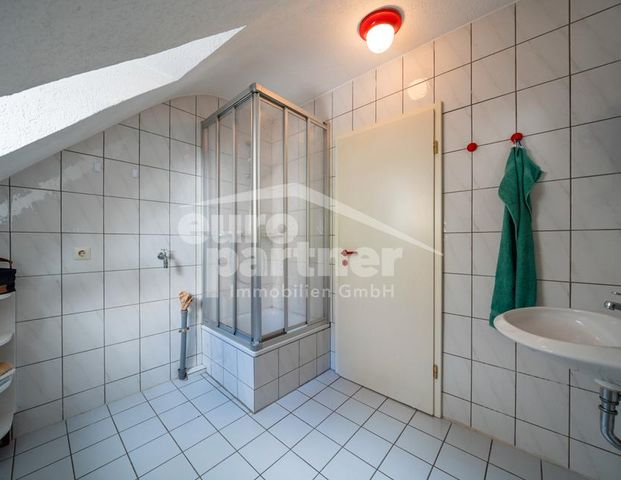 Teilrenovierte Dachgeschosswohnung im Herzen von Oberstein! - Photo 1