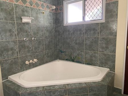 2 Storey Townhouse! Great Location! - Photo 4