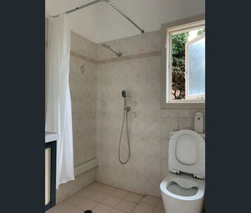 Spacious 3-Bedroom Home with Study in Prime Campbelltown Location - Photo 6