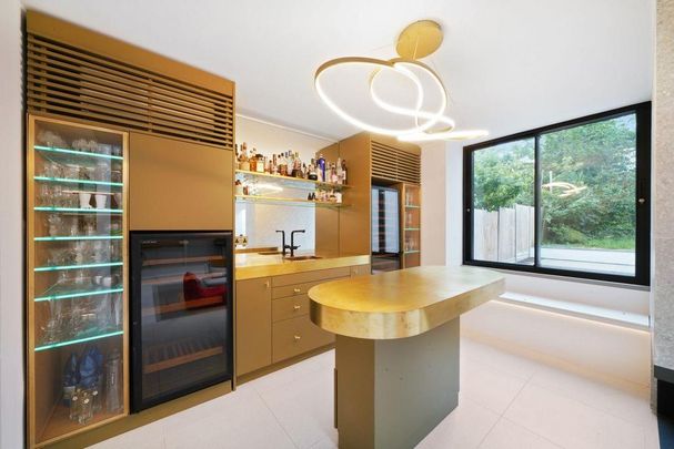 5 bedroom detached house to rent - Photo 1
