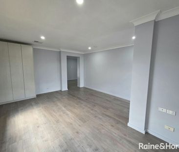 Comfortable, family-friendly home in a Worrigee - Photo 6