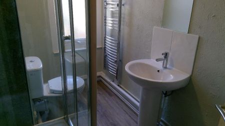 1 bedroom flat to rent - Photo 5