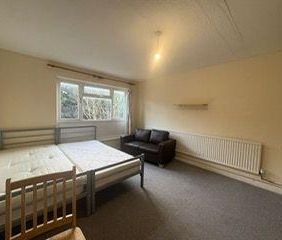 5 bedroom semi-detached house to rent - Photo 5