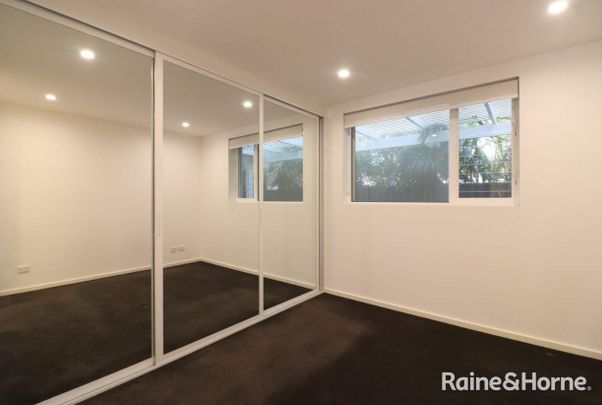 Charming 1-Bedroom Apartment in the Heart of Cronulla - Photo 1