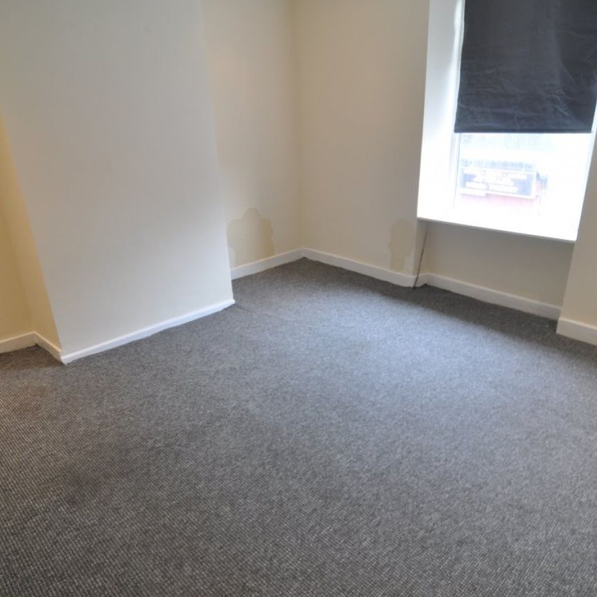 1 bed Flat - To Let - Photo 1