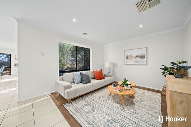 1/40 Siroset Close, Dunlop ACT, Belconnen - Photo 1