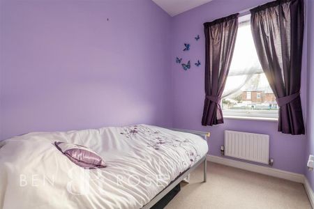 3 bedroom terraced house to rent - Photo 5