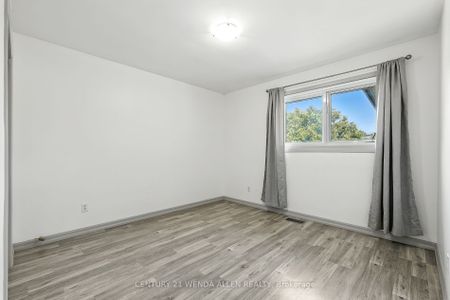 For Lease - 301 Farewell Street Unit# Main, Oshawa, Ontario - Photo 5