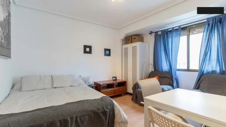 Carrer de Sant Vicent Màrtir, Valencia, Valencian Community 46007 - Photo 4