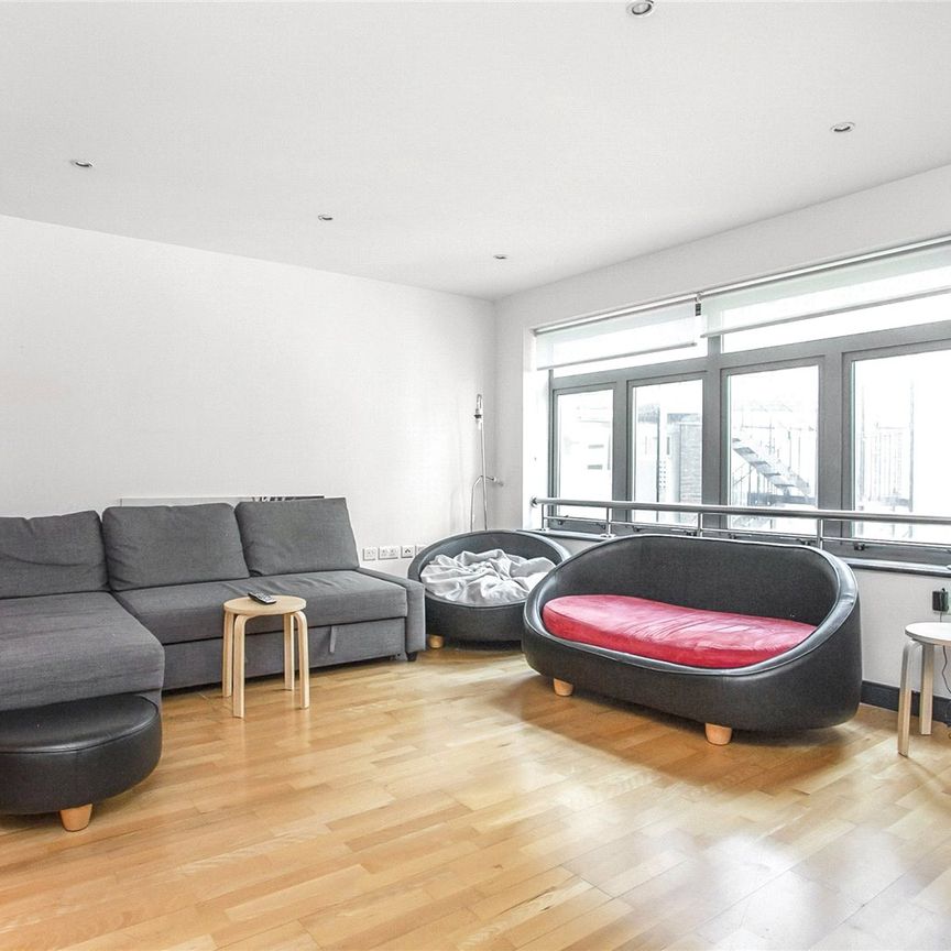 Garden Walk, London, EC2A 3EW - Photo 1