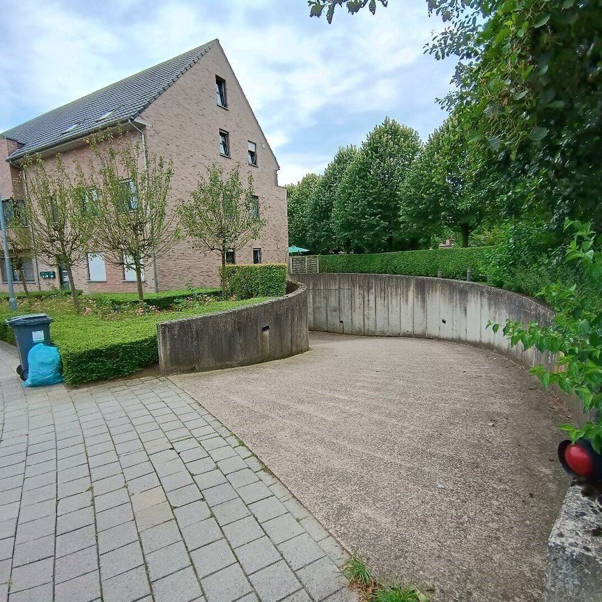 Rustig gelegen appartement met 2 slaapkamers en parking nabij het centrum van Geel ! – Verlinden Vastgoed - Photo 1