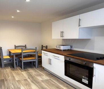 2 bedroom flat to rent - Photo 4