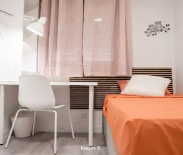 Calle Matilde Hernández, Madrid, Community of Madrid 28019 - Photo 4