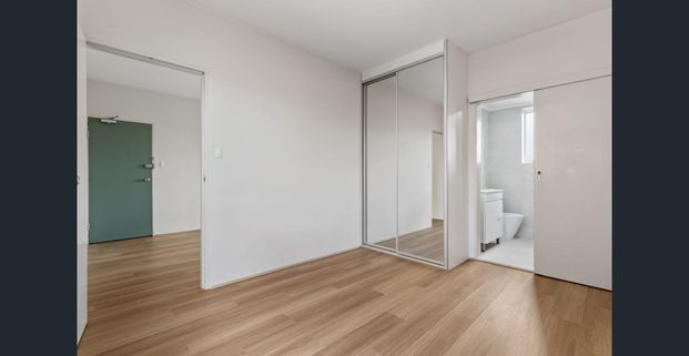 One bedroom in ideal location - Photo 1