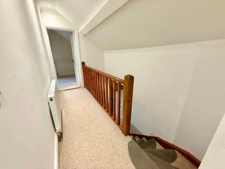 Brook Cottage, Ty Canol, NP44 - Photo 4