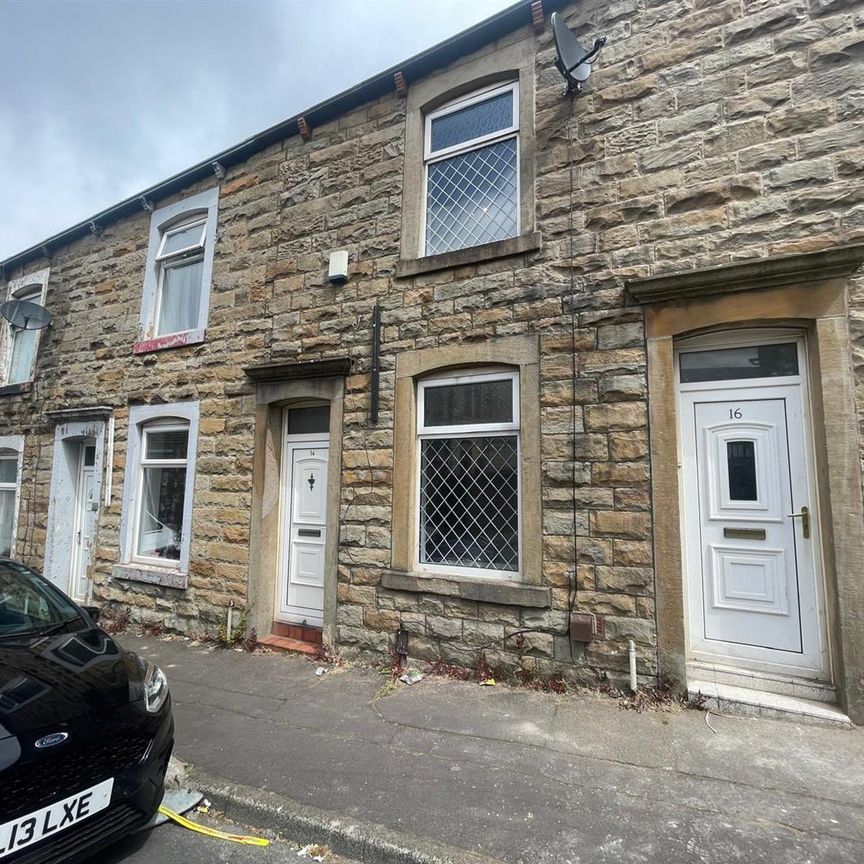 2 bed terraced house to rent in Queensberry Road, Burnley, BB11 - Photo 1