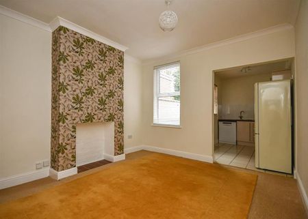 2 bedroom terraced house to rent - Photo 2