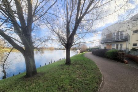 Bridge Wharf, Chertsey - Photo 3