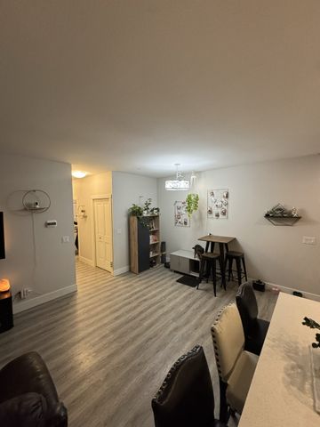 Third Floor @ Soho – Pet Friendly! - Photo 2