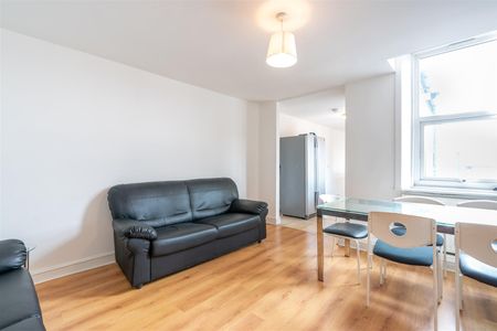 6 bed maisonette to rent in Stratford Road, Heaton, NE6 - Photo 3