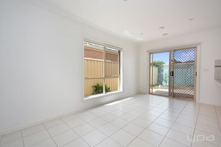 2/39 Warrenwood Avenue, Hoppers Crossing - Photo 4