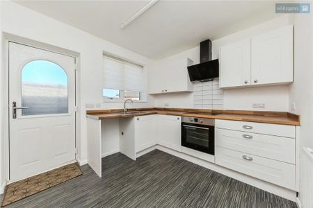 2 bedroom semi-detached bungalow to rent - Photo 5