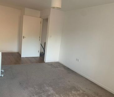 1 bedroom ground floor flat to rent - Photo 4